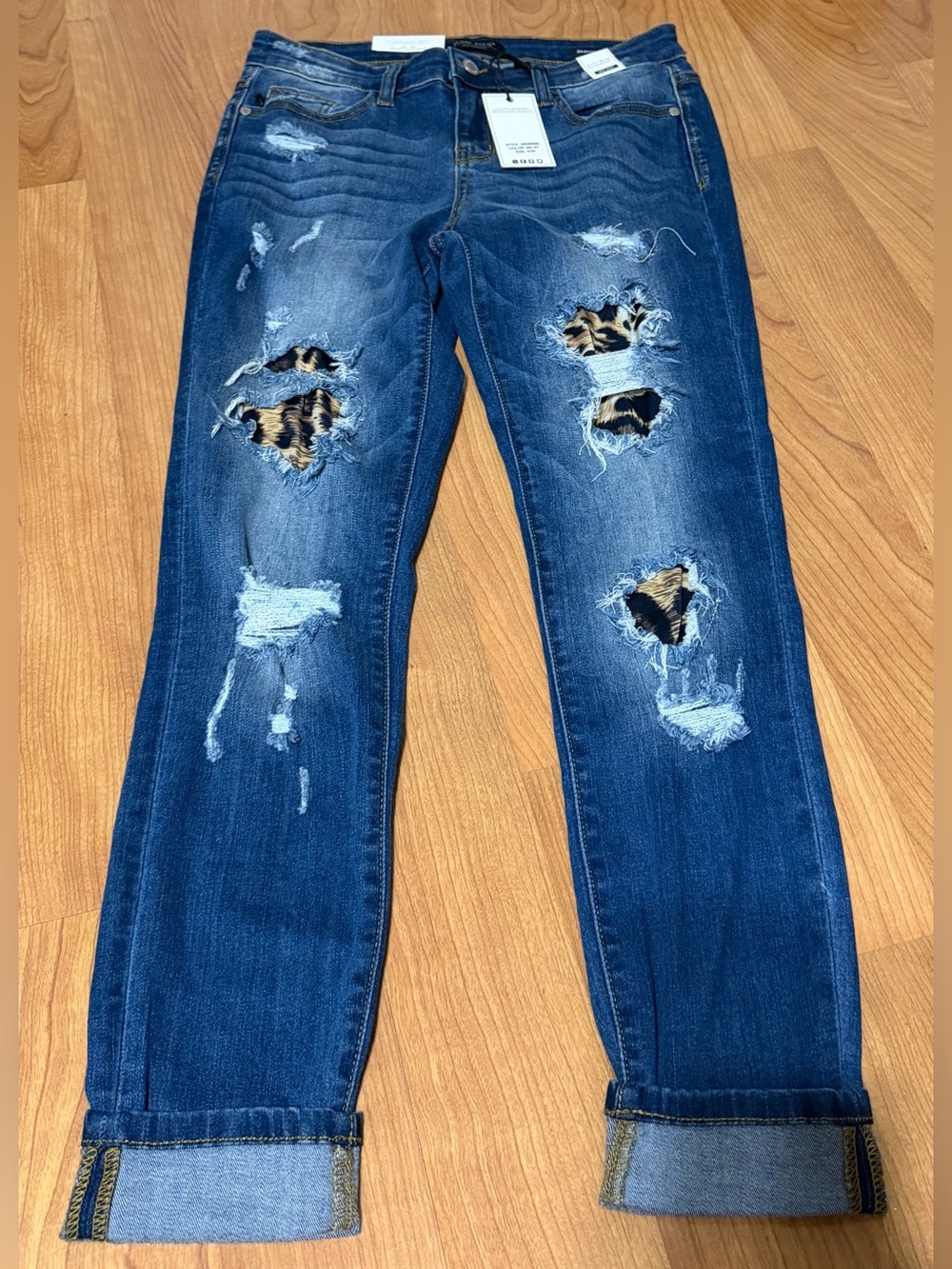 Judy Blue Mid Rise Skinny Jeans Distressed Cuffed Leopard Patch Womens 9/29 NWT